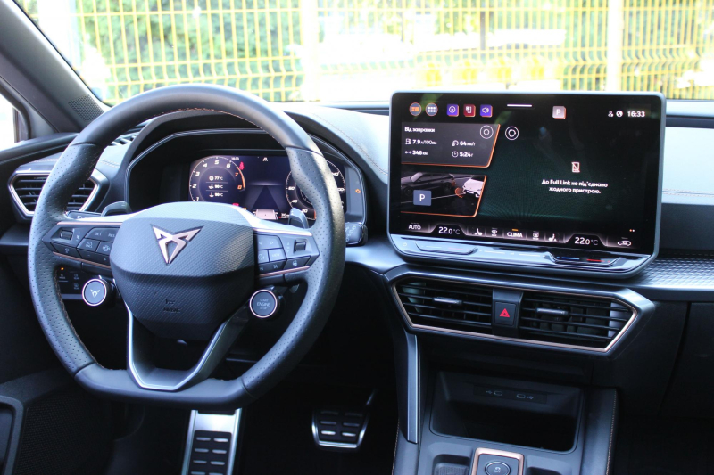 Тест-драйв Cupra Leon: переваги, недоліки та конкуренти хот-хетча