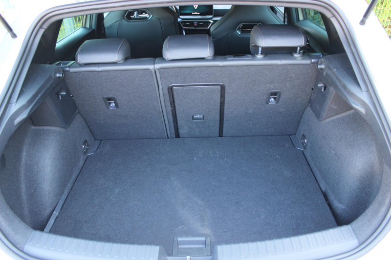 Тест-драйв Cupra Leon: переваги, недоліки та конкуренти хот-хетча