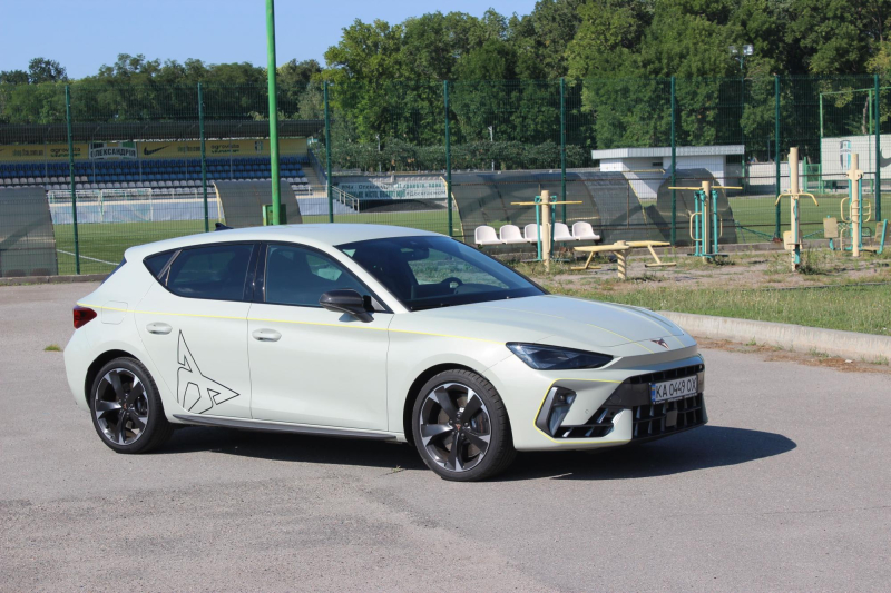 Тест-драйв Cupra Leon: переваги, недоліки та конкуренти хот-хетча