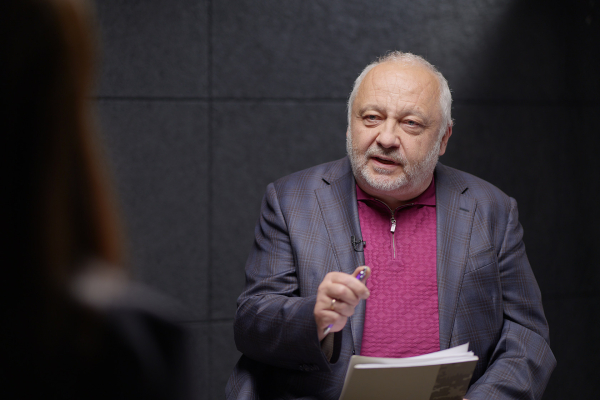 Зараз маємо протистояння двох рейтингів – Зеленського і Залужного. Але перемігши на президентських виборах, жоден з них не матиме монобільшості – Ігор Гринів