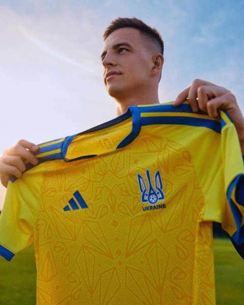 Збірна України з футболу презентувала нову ексклюзивну домашню форму – фото