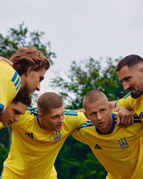Збірна України з футболу презентувала нову ексклюзивну домашню форму – фото
