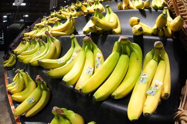 Як позбутися здуття та важкості у животі: гастроентеролог назвав чотири фрукти для ідеального травлення