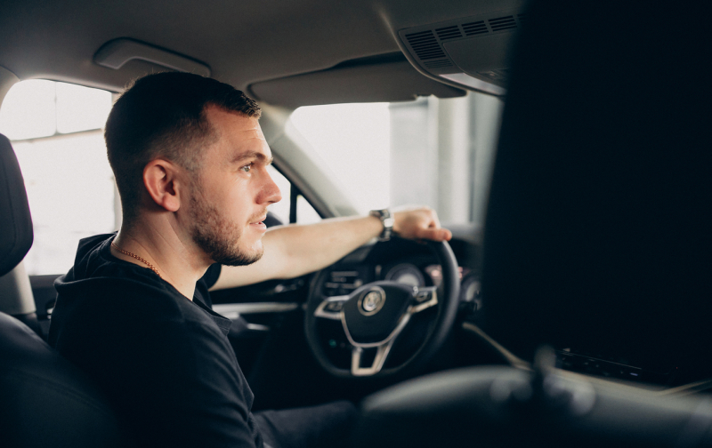 Посилки, OLX і ФОПи: які нові податки Україна пообіцяла МВФ і як це вплине на економіку