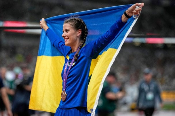 Третє абсолютне чемпіонство Усика, золоті тріумфи Лузан: головні здобутки українського спорту 2025 року