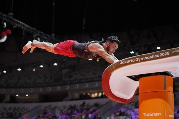 Третє абсолютне чемпіонство Усика, золоті тріумфи Лузан: головні здобутки українського спорту 2025 року