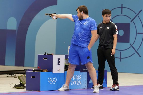 Третє абсолютне чемпіонство Усика, золоті тріумфи Лузан: головні здобутки українського спорту 2025 року