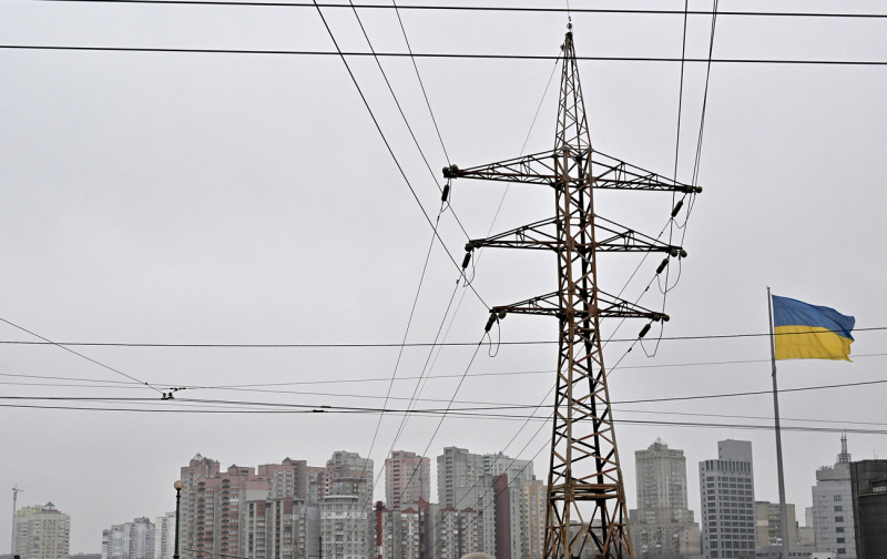 Енергетичний шантаж: чи залишиться Україна без світла та дизеля з Угорщини і Словаччини