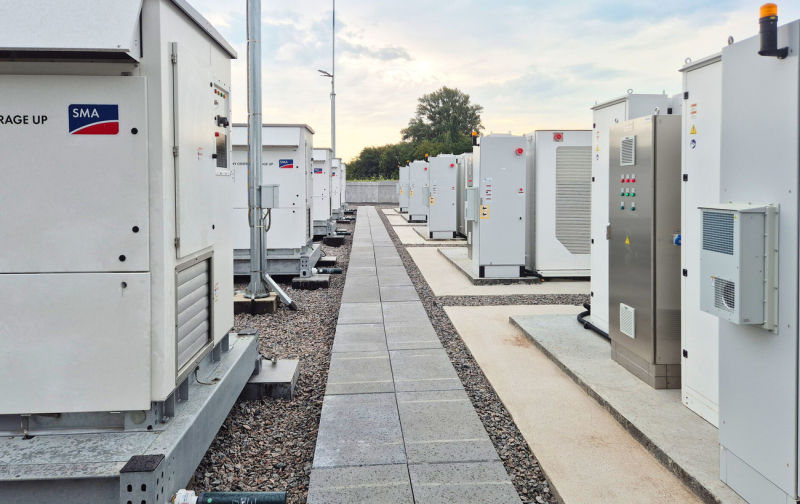 "Володарі світла". Кому належить енергетика України і яка частка у держави