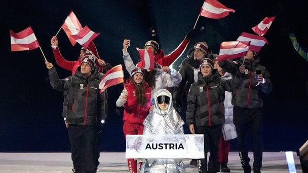 Зимова Олімпіада-2026 офіційно стартувала: яскраві фото з церемонії відкриття