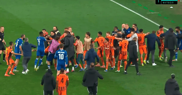 Гравці "Шахтаря" і "Леха" влаштували масову сутичку з вилученням після матчу Ліги конференцій