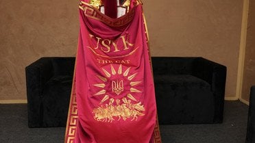Шифр на шортах і 15 променів нокаутів: що насправді означав образ Усика на бої проти Верховена (фото)