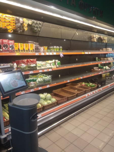 Порожні полиці в магазинах: як удари по складах вплинуть на вартість продуктів