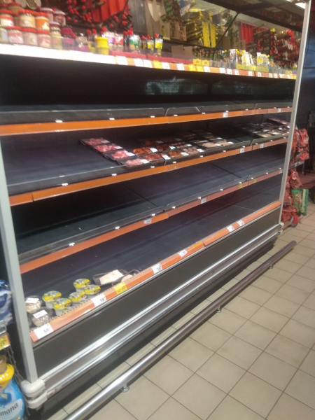Порожні полиці в магазинах: як удари по складах вплинуть на вартість продуктів
